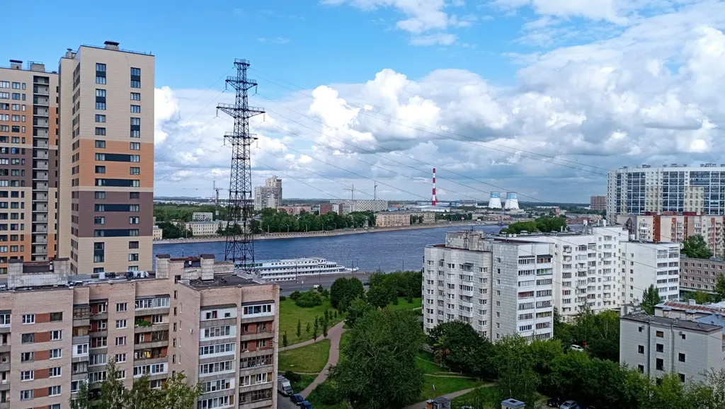Современная квартира Небо у Невы