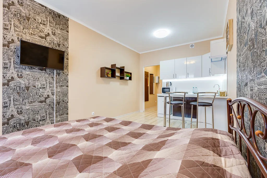 Коричнева квартира с видом на реку