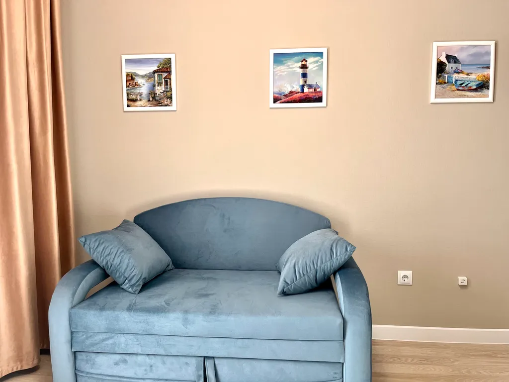 Комфортабельная видовая квартира с дизайнерским ремонтом возле моря