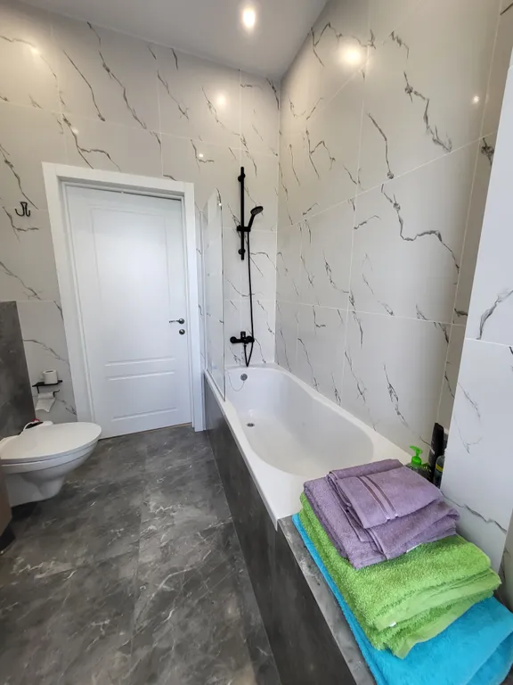 Море у дома, первая линия, двухкомнатная резиденция у моря