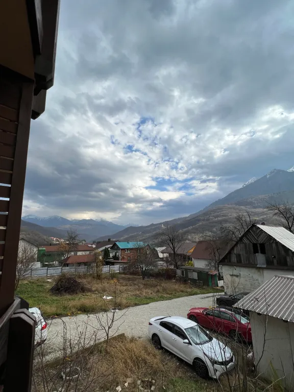 Стильная 3-комнатная квартира с видом на горы