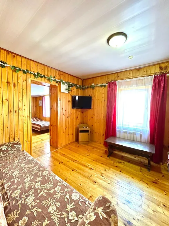 Коттедж Трехкомнатные апартаменты с балконом и с отдельным входом на земле — Анапа