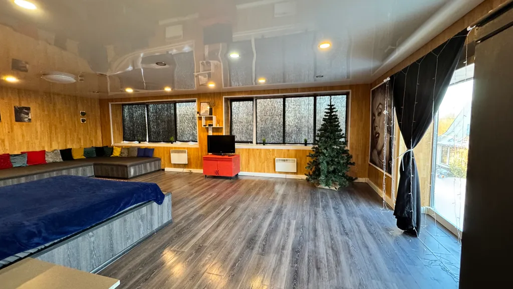 Уютный дом в черте города