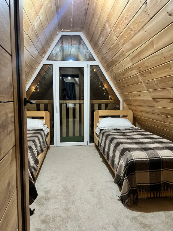 Домик в лесу с видом на горы Архыза с баней