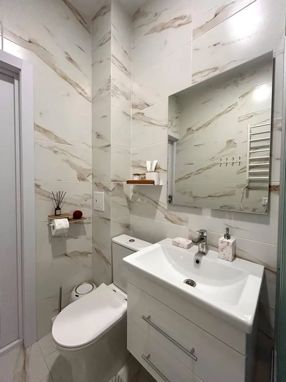 Квартира Апартаменты "AzurGarden" — Варваровка