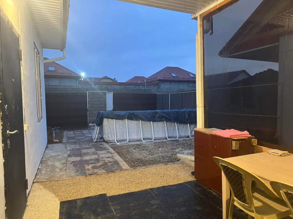 Дом с банный чаном и бассейном на берегу