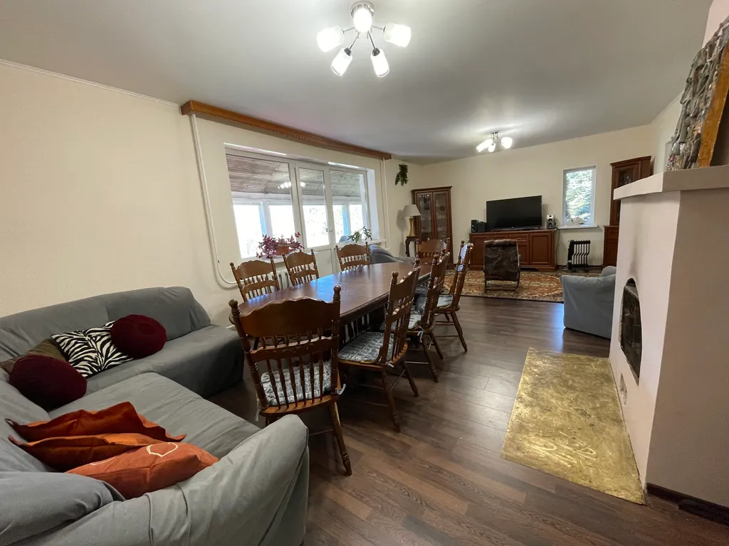 Дом в уникальном месте на берегу озера