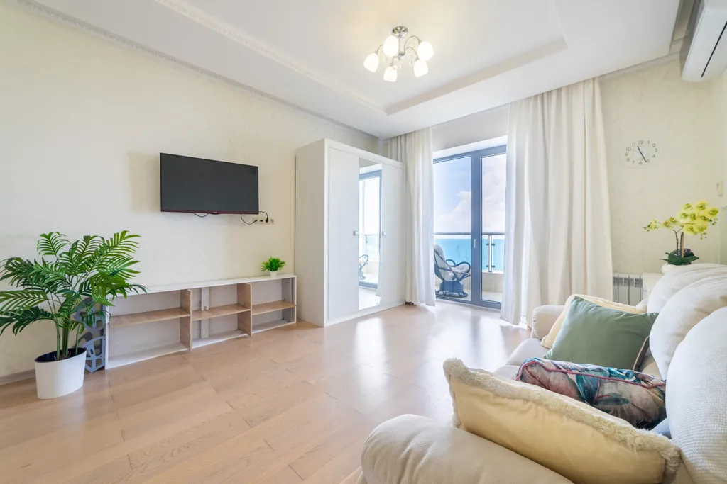 Роскошная идеал квартира с двумя террасами, тремя санузлами и бассейн