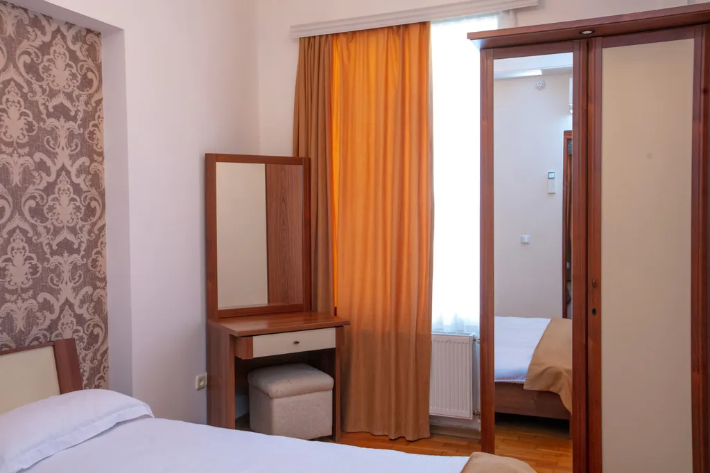 Уютные апартаменты Hatefi 2+1 в центре Старого города Баку