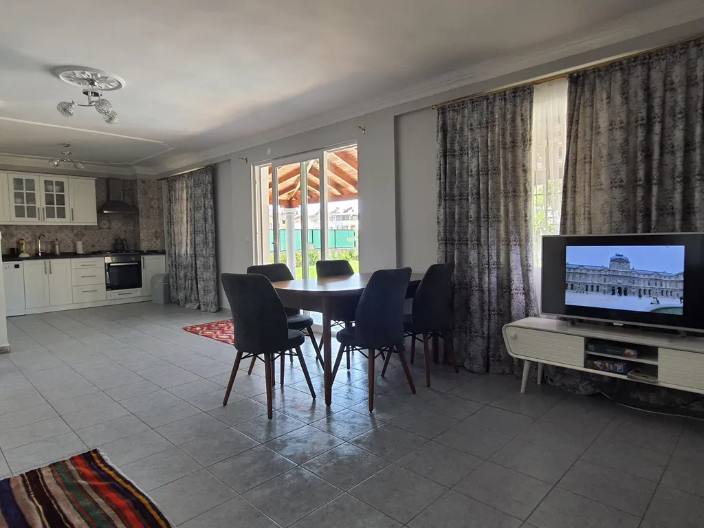 Вилла в 3-х минутах от пляжа Чалыш