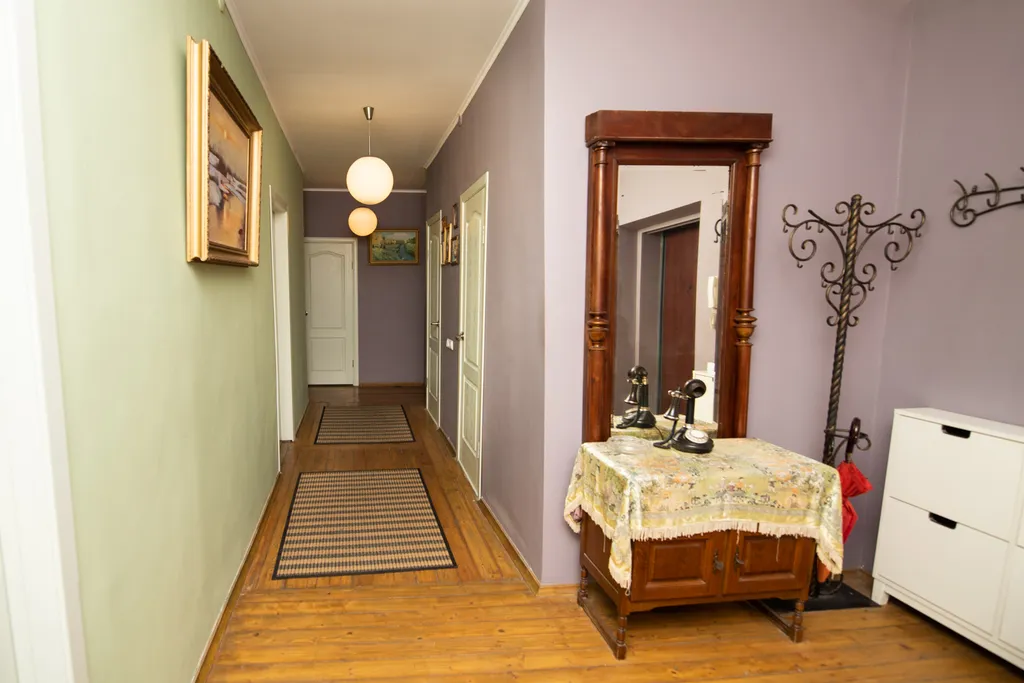 Квартира 3-комнатная сталинка около метро — Минск