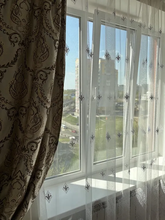 Светлая двухкомнатаная квартира с дизайнерским ремонтом рядом с центром города