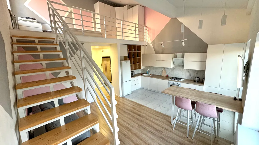 Квартира Инстаграмная студия на набережной — аренда посуточно в Кострома