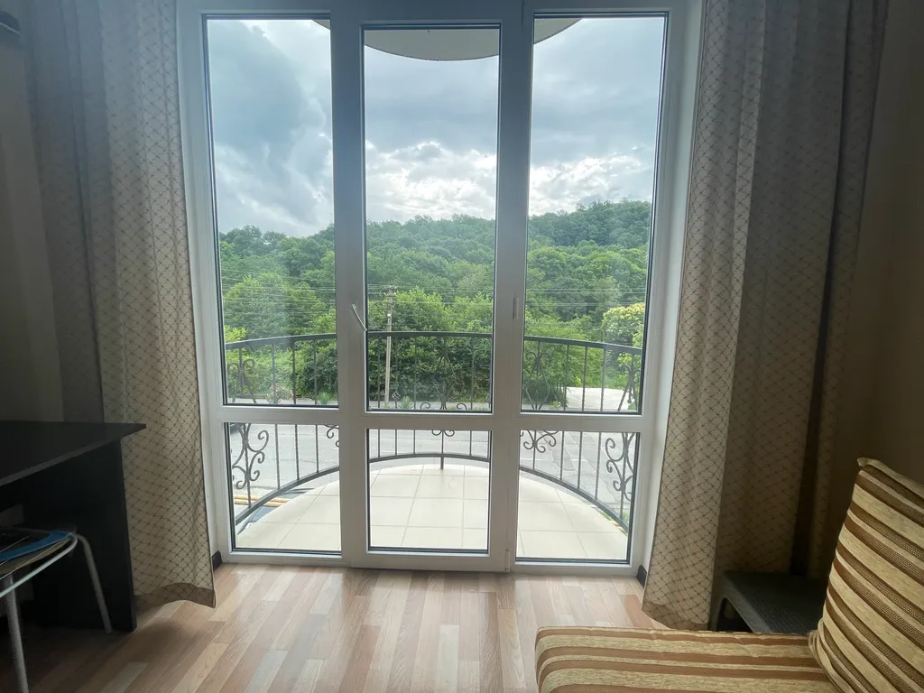 Просторный номер с уютным балконом