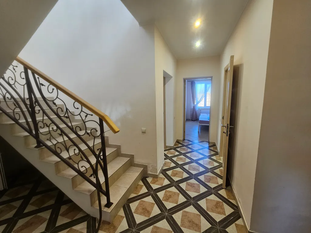 Коттедж Дом в 5 минутах от моря — Новоотрадное