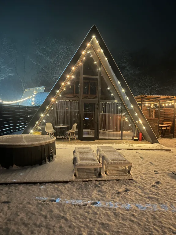 Коттедж А-фрейм с бассейном — аренда посуточно в Даховская