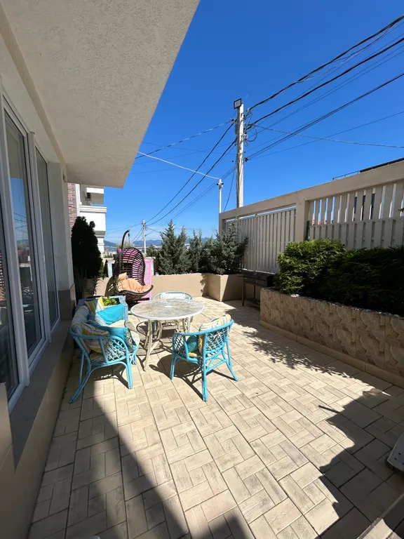 Уютный дом с шикарным видом на море и горы