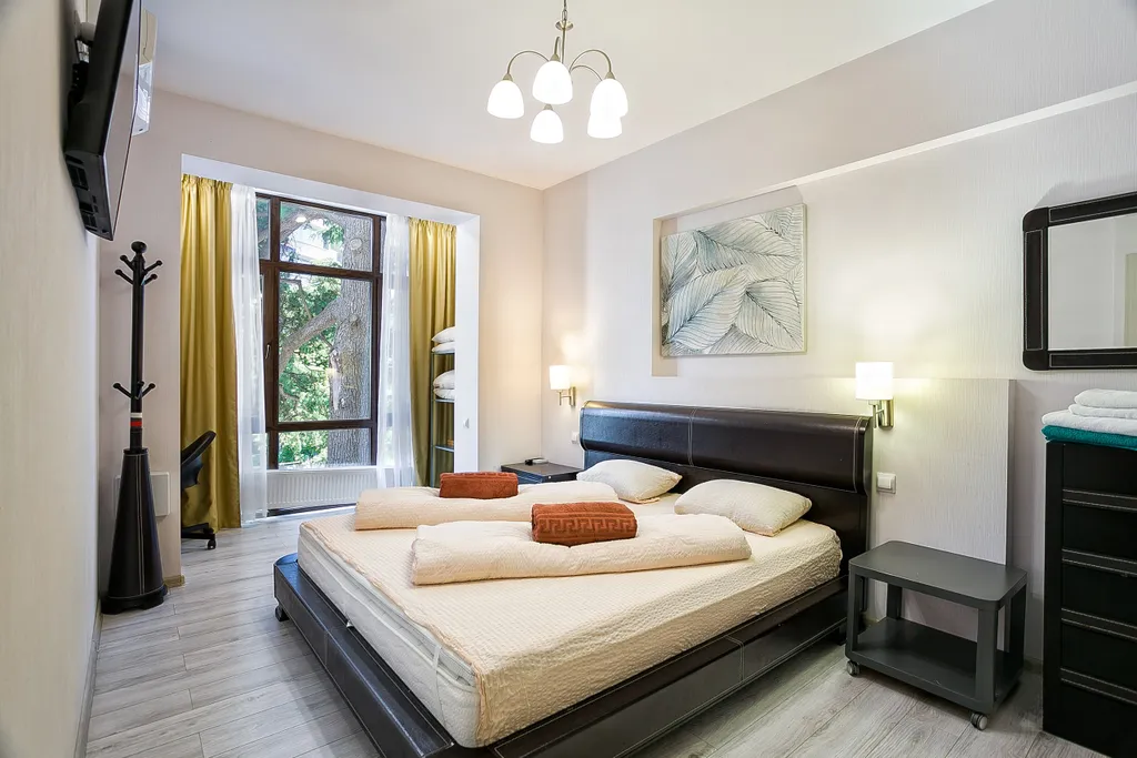 3-комнатная Квартира — аренда посуточно в Ялта