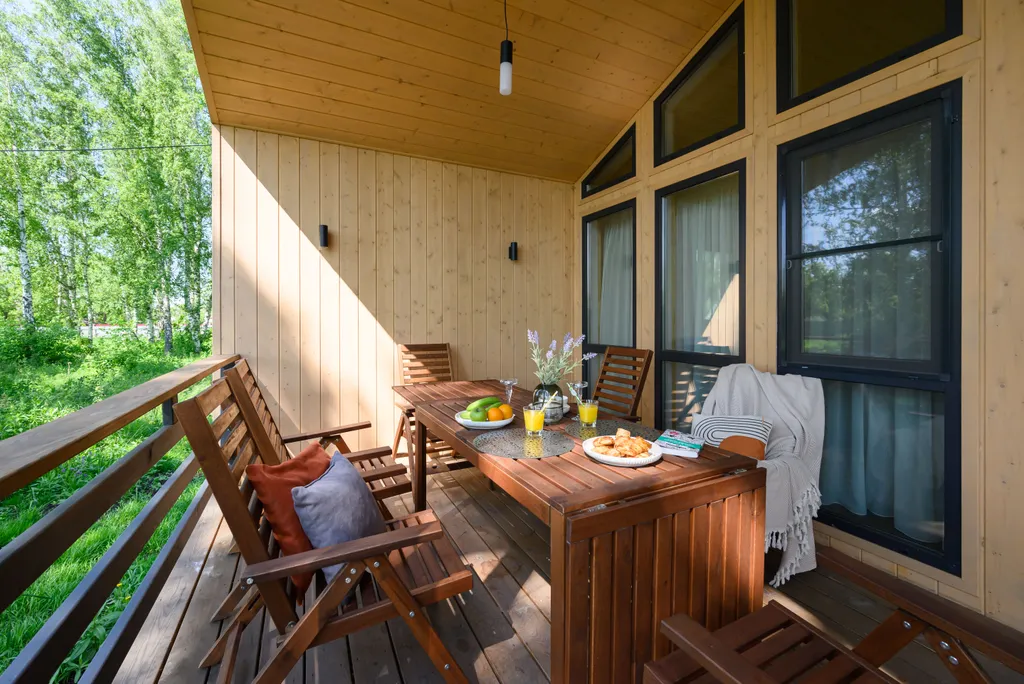 Дом с камином, баней и чаном в лесу у озера