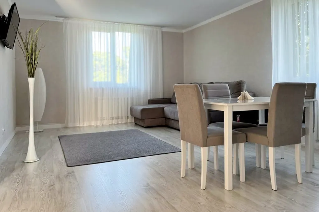 Апартаменты для большой семьи у моря в центре курортного города