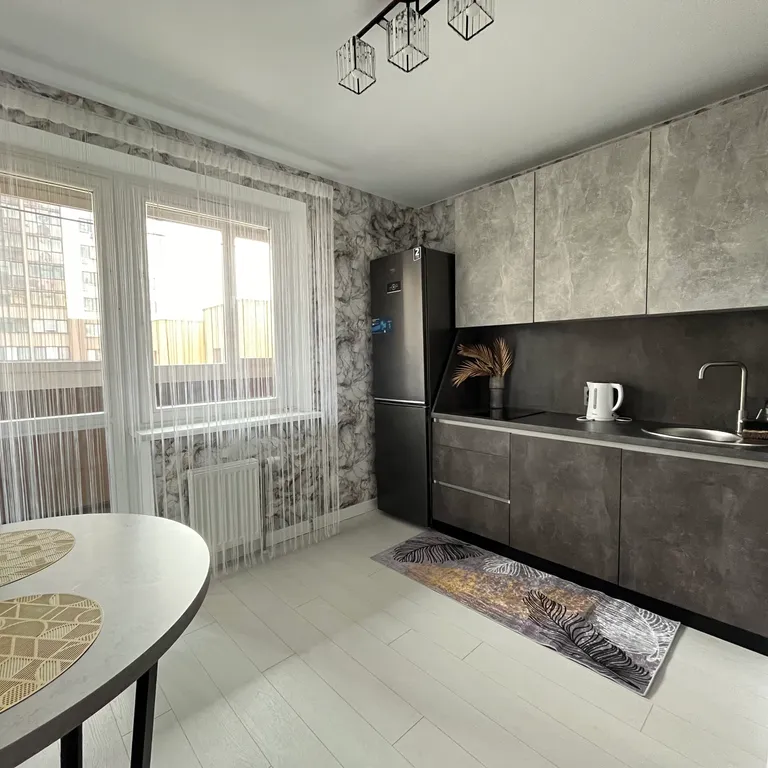 Квартира недалеко от центра в новом доме