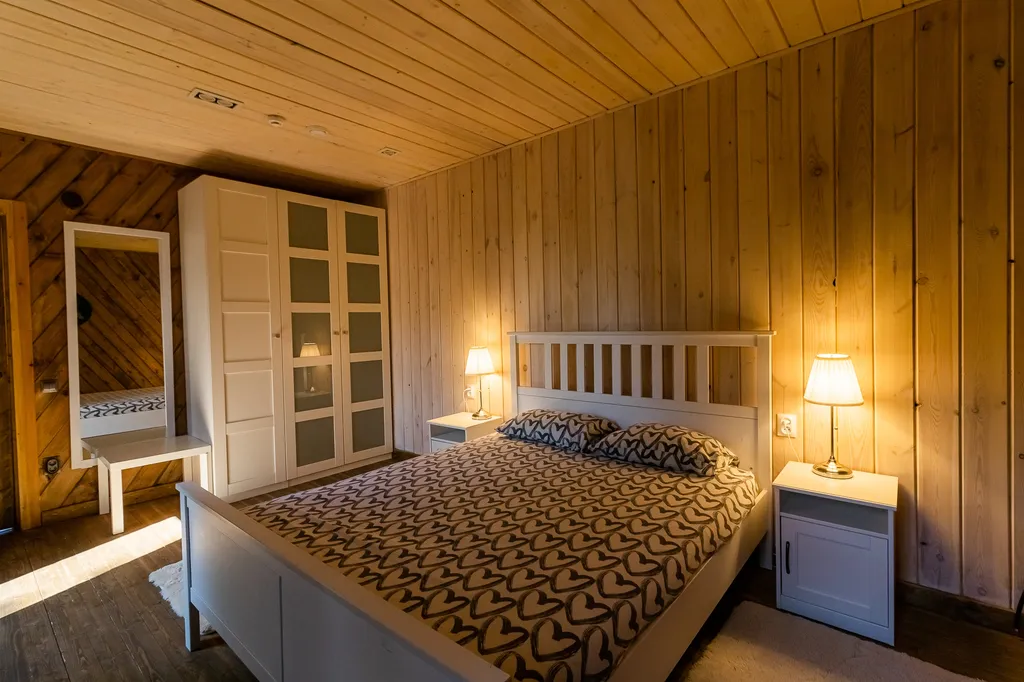 Большой загородный дом