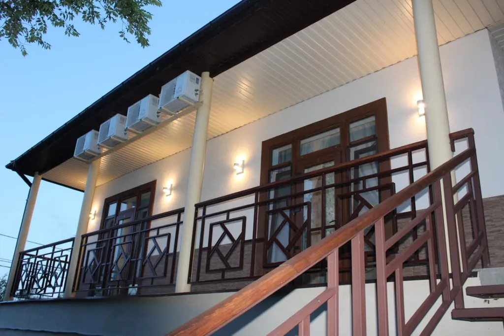 Номер улучшенный с видом во двор разделяемый