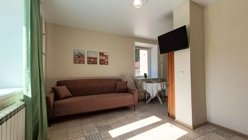 Студия в живописном месте с видом на лес Хорошо как дома