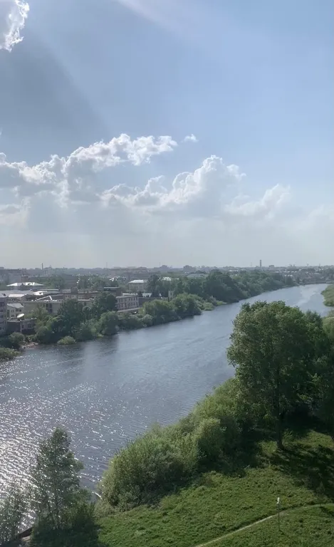 Уютная студия на берегу реки