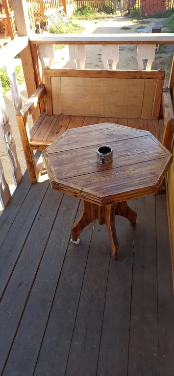 Комната с диваном