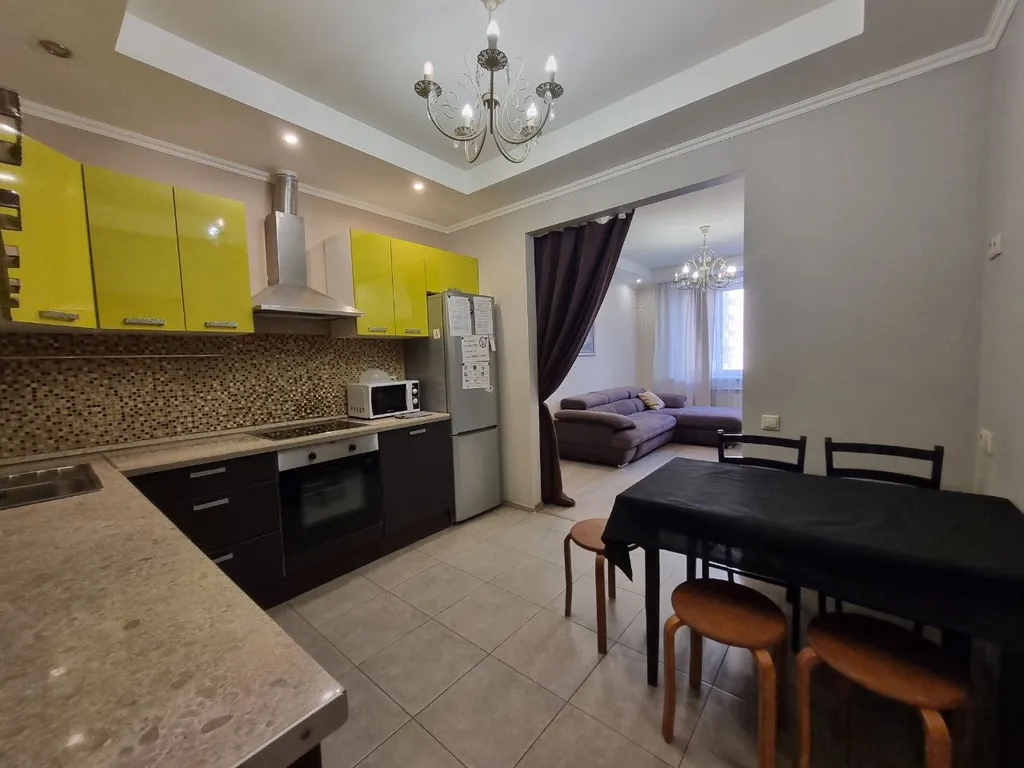 Уютня трешка рядом МВЦ Крокус Экспо