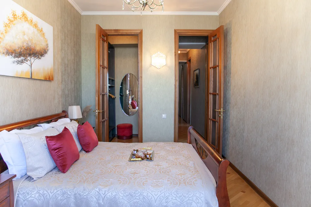 Просторная квартира в центре города около Мзиури парка