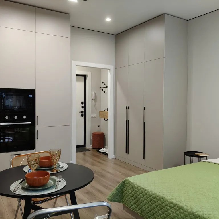 Студия около ЖД вокзала