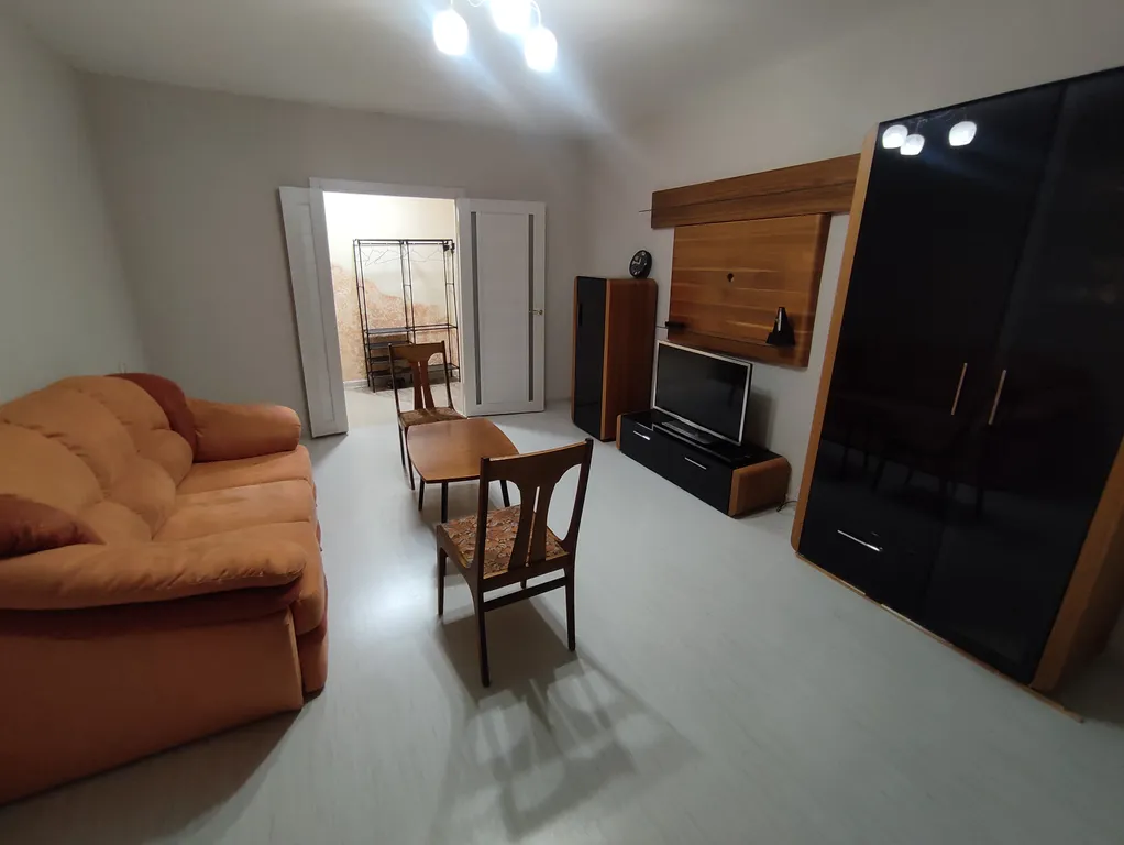 Современная квартира в сталинском доме у метро — аренда посуточно в Екатеринбург