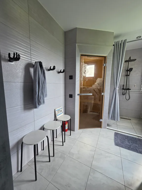 Коттедж на огромной территорией