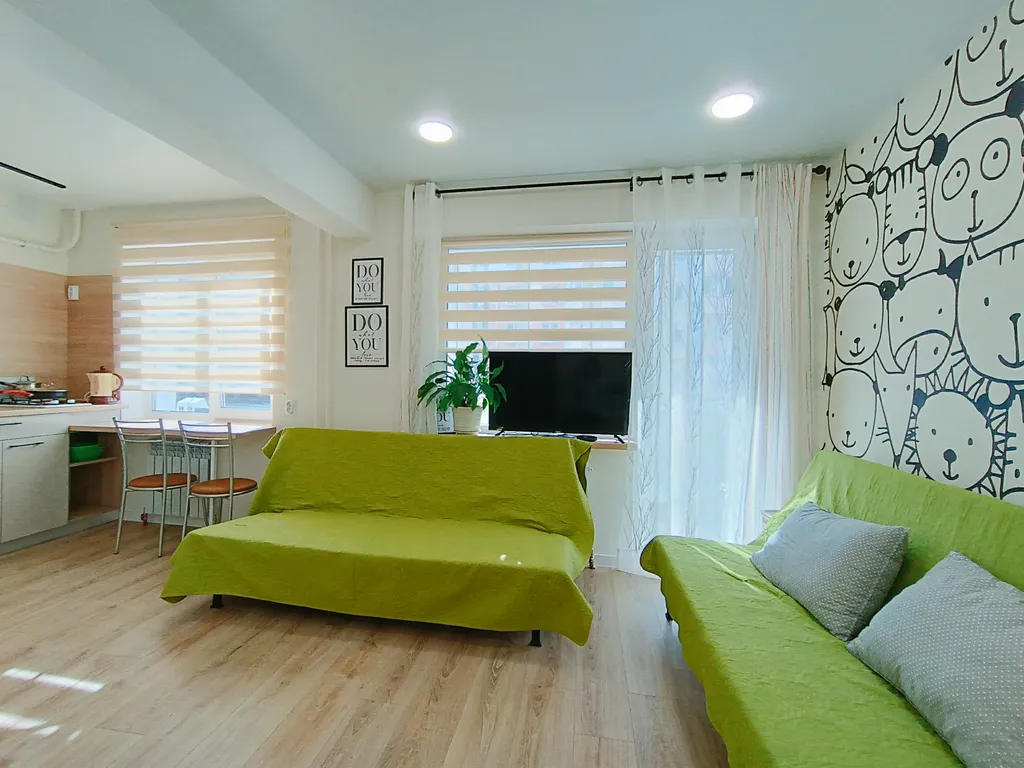 Кв-студия с отдельной спальней с лоджией Центр в5мин, напротив универа