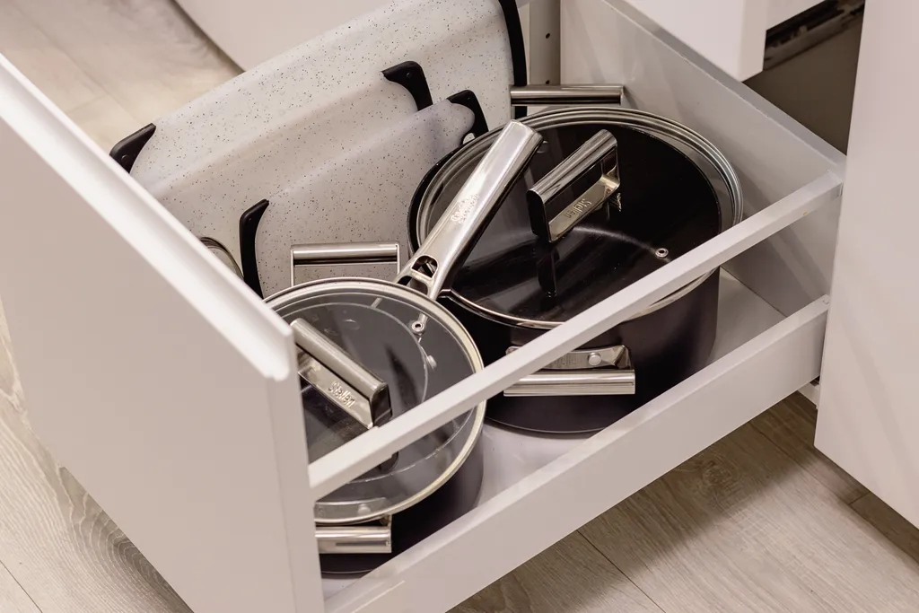 Дизайнерская квартира Облако с качелью на балконе и с видом на сосны