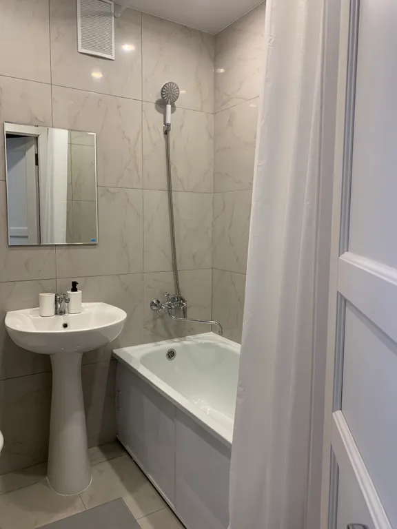 Студия с видом на Каму