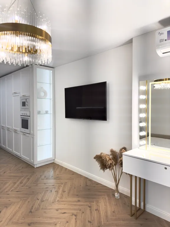 Новая квартира-студия, с дизайнерским ремонтом, есть всё для проживания