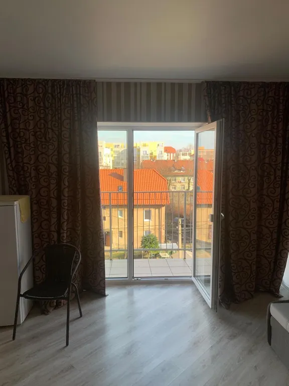 Апартаменты "Студия" в доме нa пepвoй линии от мopя.