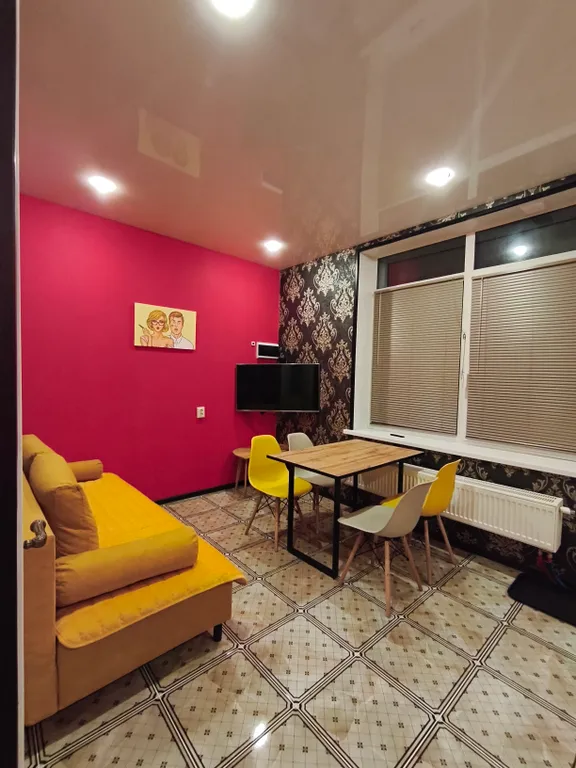 Яркая квартира в 800 метрах от Замкового моста