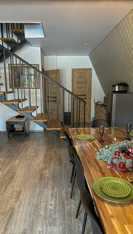 Новый двухэтажный дом в заповедной лесной зоне