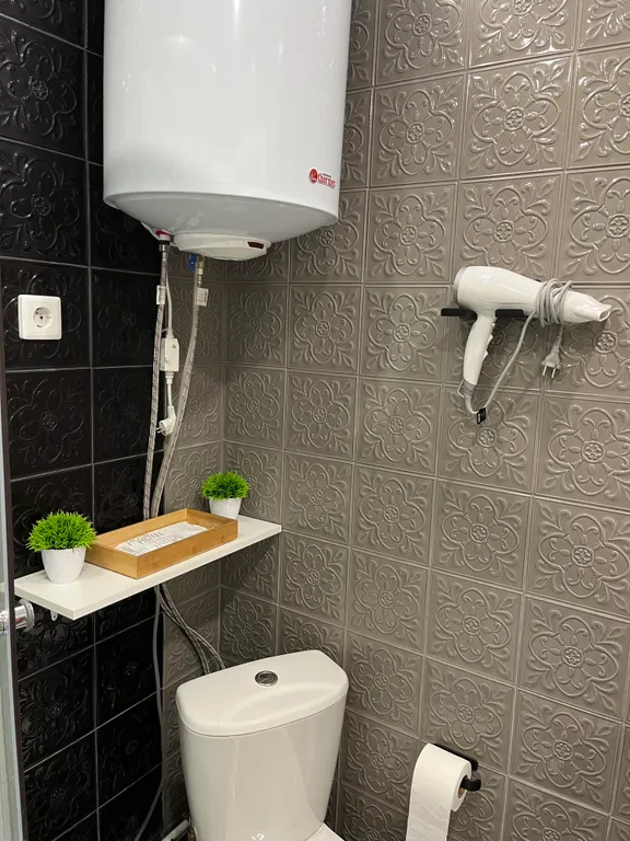 Квартира Квартира Уютная студия Классика с новым дизайнерским ремонтом — Красноярск