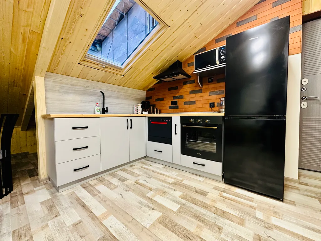 Уютная квартира в самом центре, от площади республики 250 м