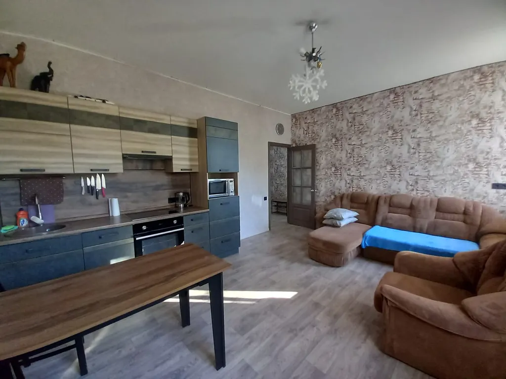 Уютная огромная квартира — аренда посуточно в Рубцовск