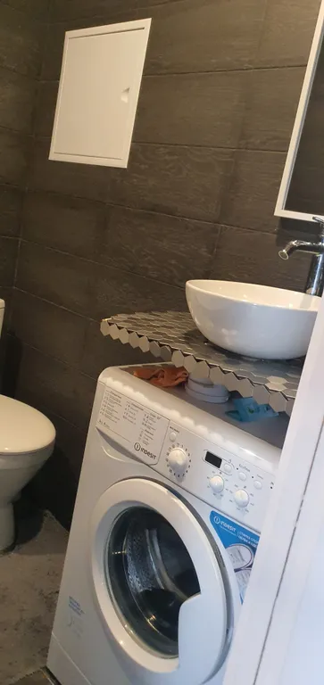 Студия с дизайнерским ремонтом