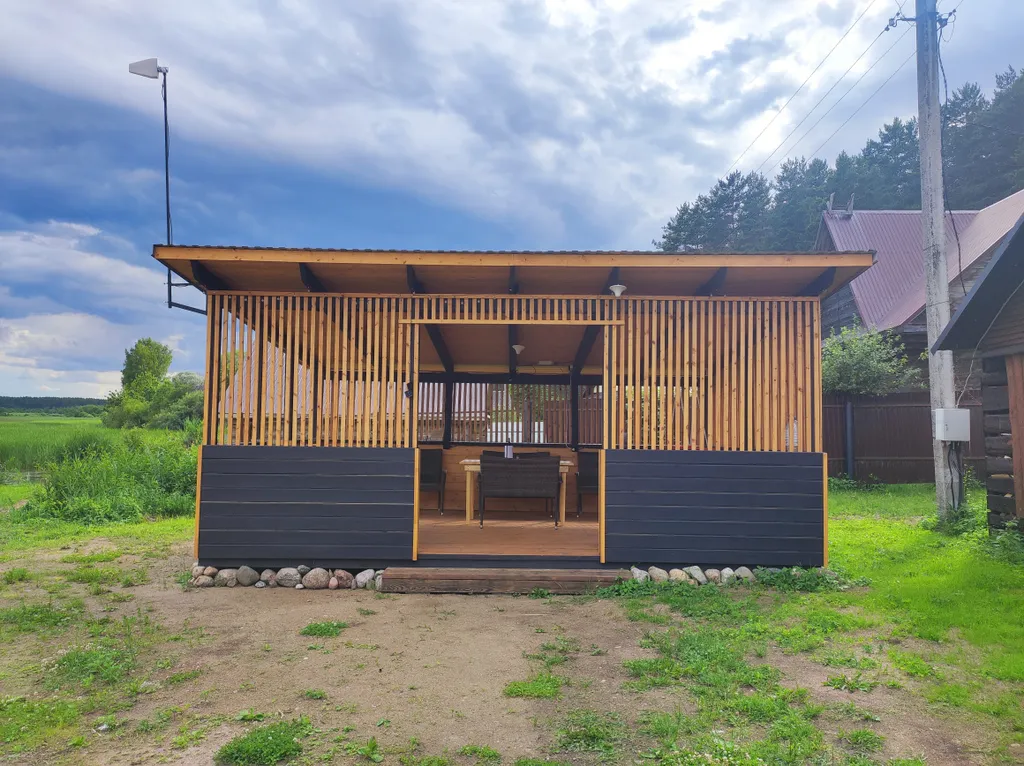 Коттедж на берегу озера