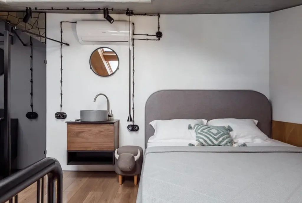 Панорамные окна с видом на гору