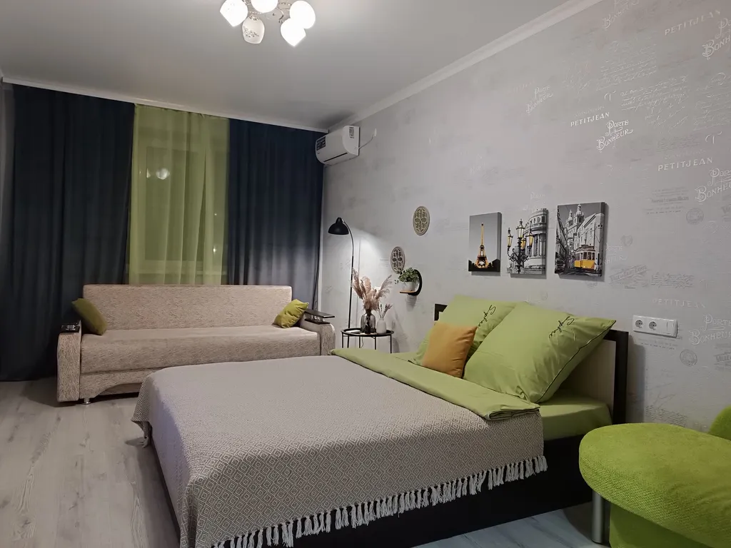 Уютна однокомнатная квартира в центре — аренда посуточно в Батайск