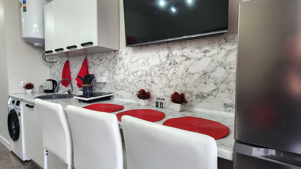 Красивая студия с видом на горы